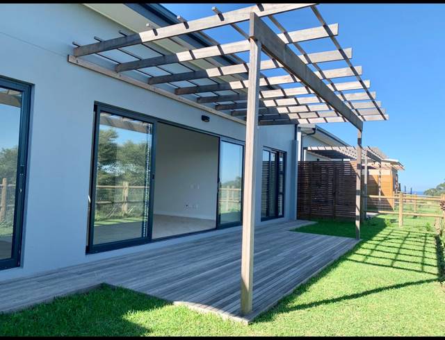 4 BEDROOM TOWNHOUSE FOR SALE IN SALT ROCK